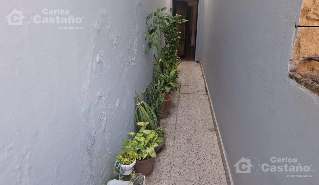 7478967_68988603888409109378446502455512588761606101055757143610584270061135664384618