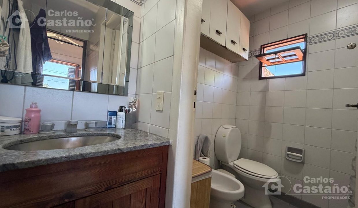 7537928_10963158040947033143891829131469617972950259473442612621326779353915611486245