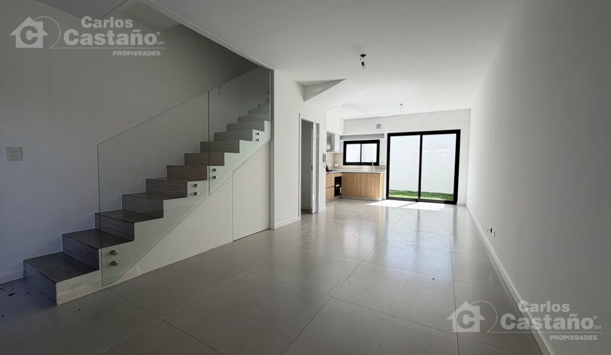 7541400_107387393811668145255636148451239833340651499236780234288827267659490933727237