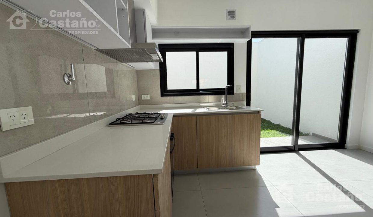 7541400_113158475228927234852093681201768097315018291467066964509618235855930708374129