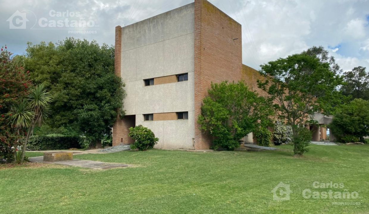 7549666_39145531910486818823989187693417995699604844560289390445437028284571680942359