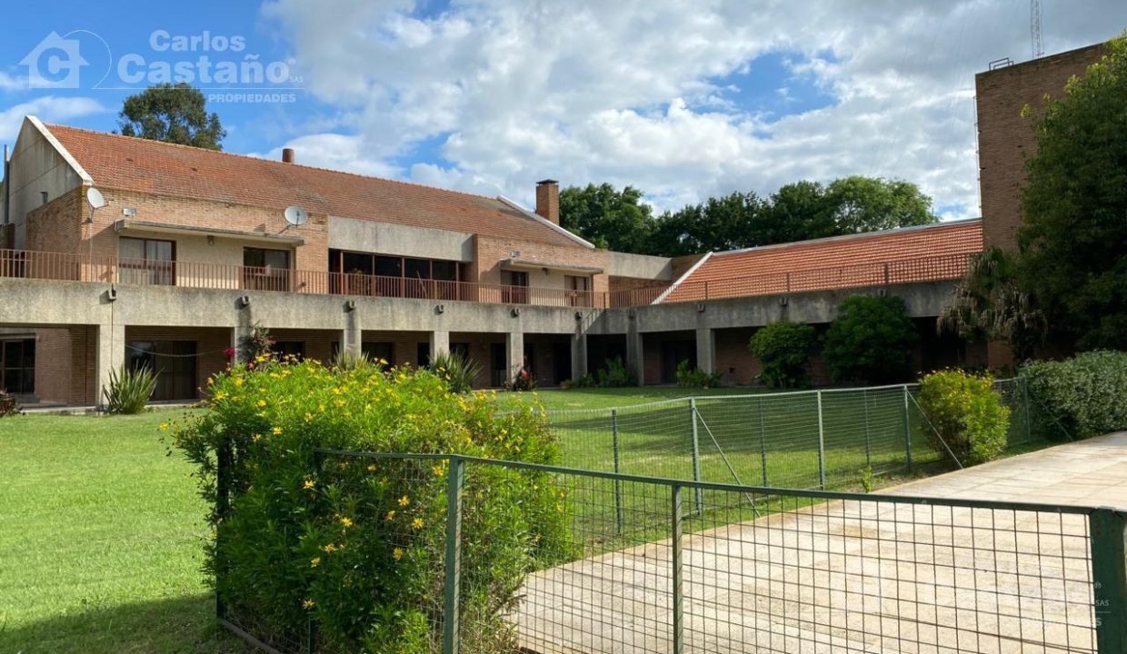 7549666_42360392553409752376139866749368181520285727350254339570457916982777662567000