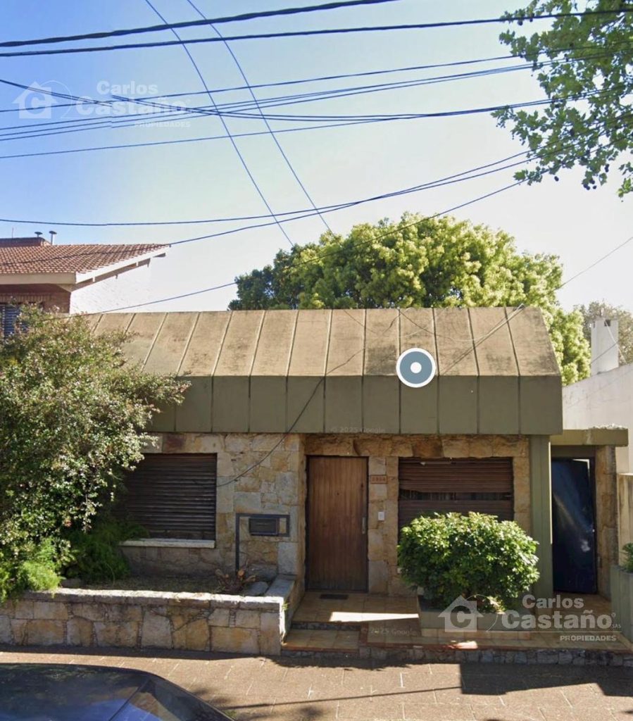 Chalet 3 Amb Gran Fondo Ideal para Refaccionar cerca de la estacion.