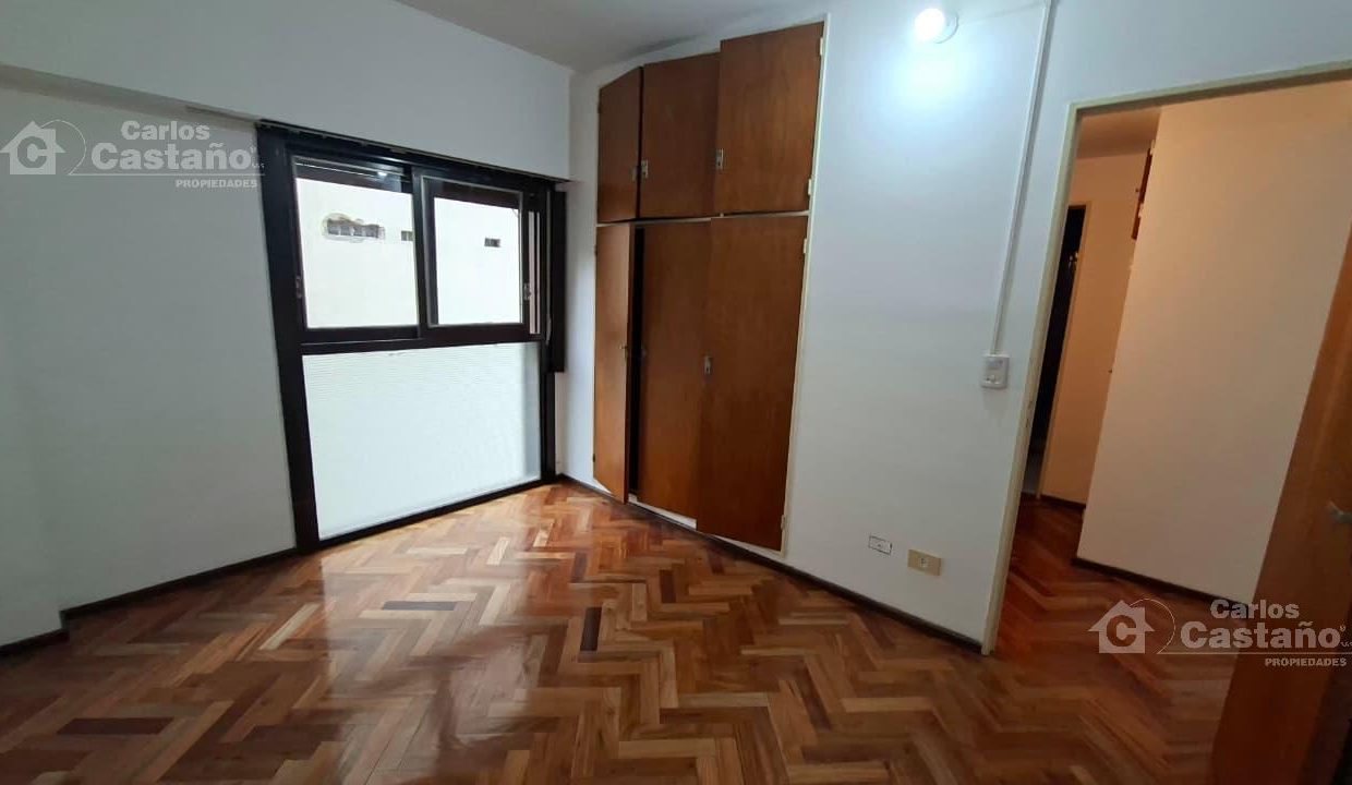 7560949_76626181264648688667833628004024652799597311811526800268961671604002735213825