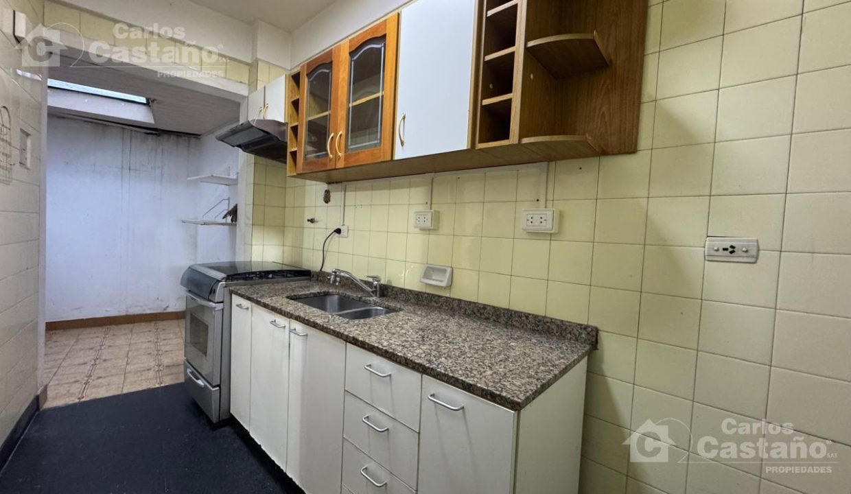 7060315_76498550218354461098444232353770122333842042427680211727220013077808423864011