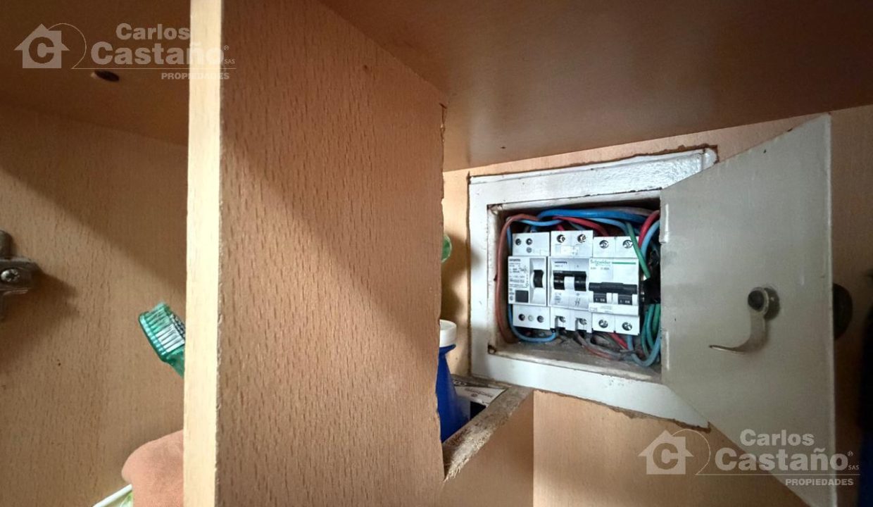 7570571_43659644329961467255038954013471754803729863352448212238598413942449026355459