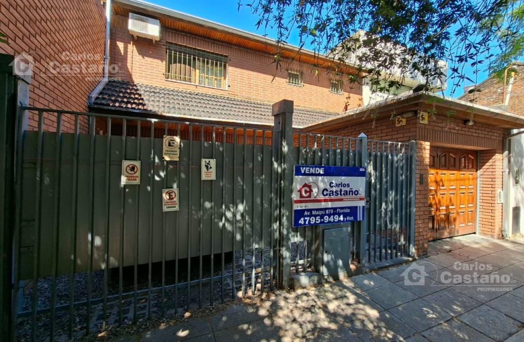 Chalet Clásico 7 Amb. con Fondo, Quincho y Piscina