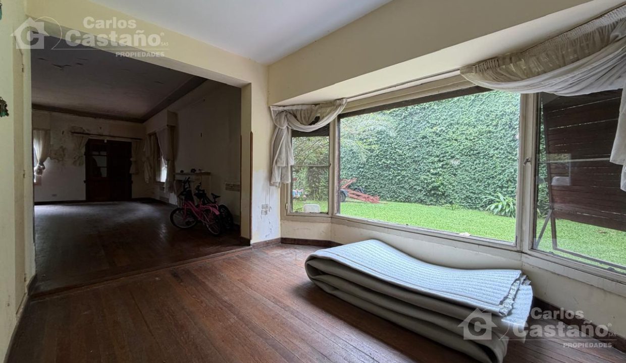 7577112_103178599809541559663682550227631986933221704077911144785403010341127302105480