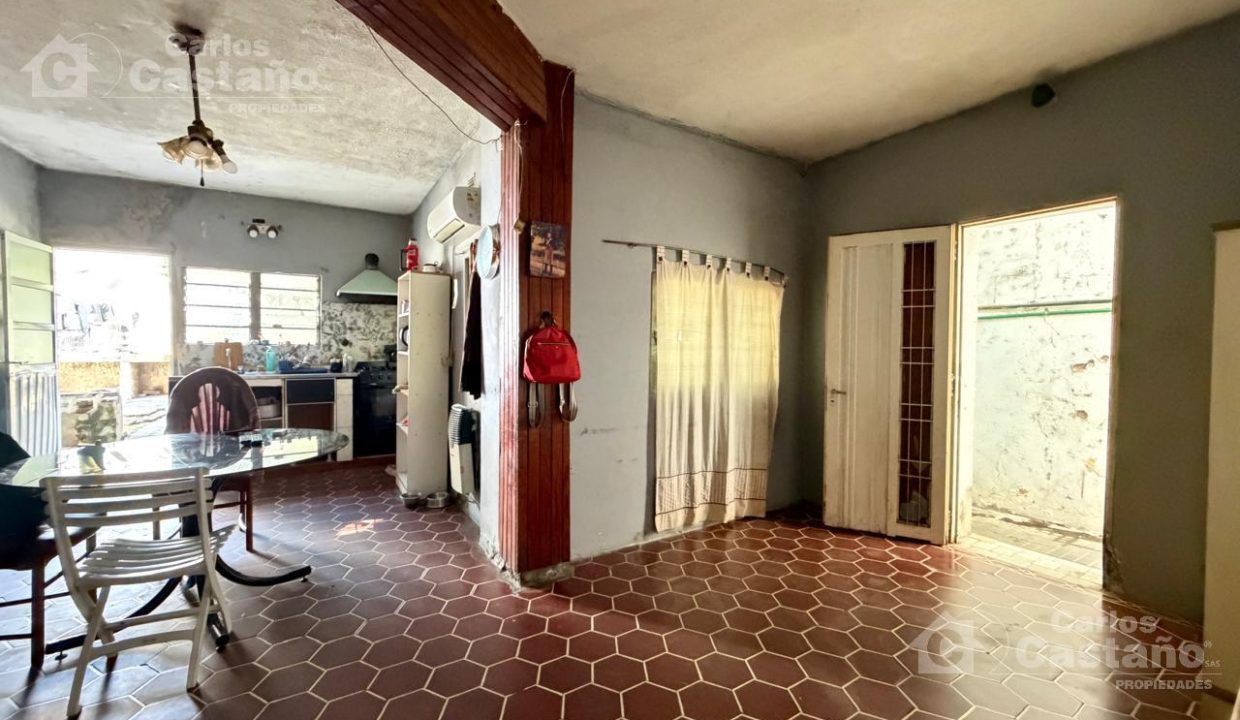 7585555_54650781649828186564089186882581830689847957810022003732636103900473853643866