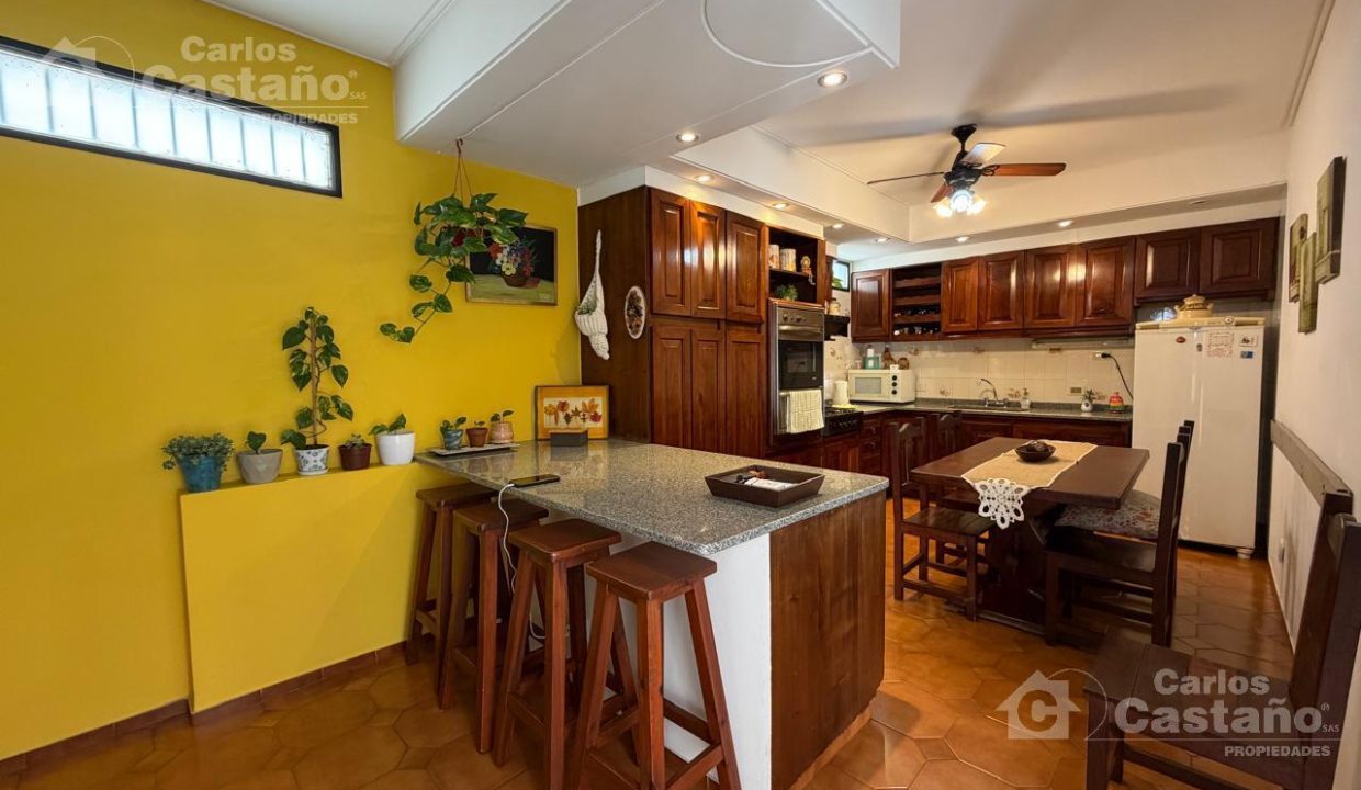 7586125_58890726392581594519282554299543902940141525527527221693759287514296752345926