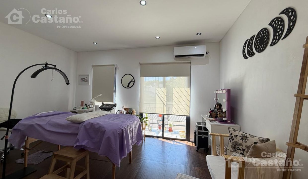 7595092_100666112854142203889724893773958763474098594415750123675653289278396445555372