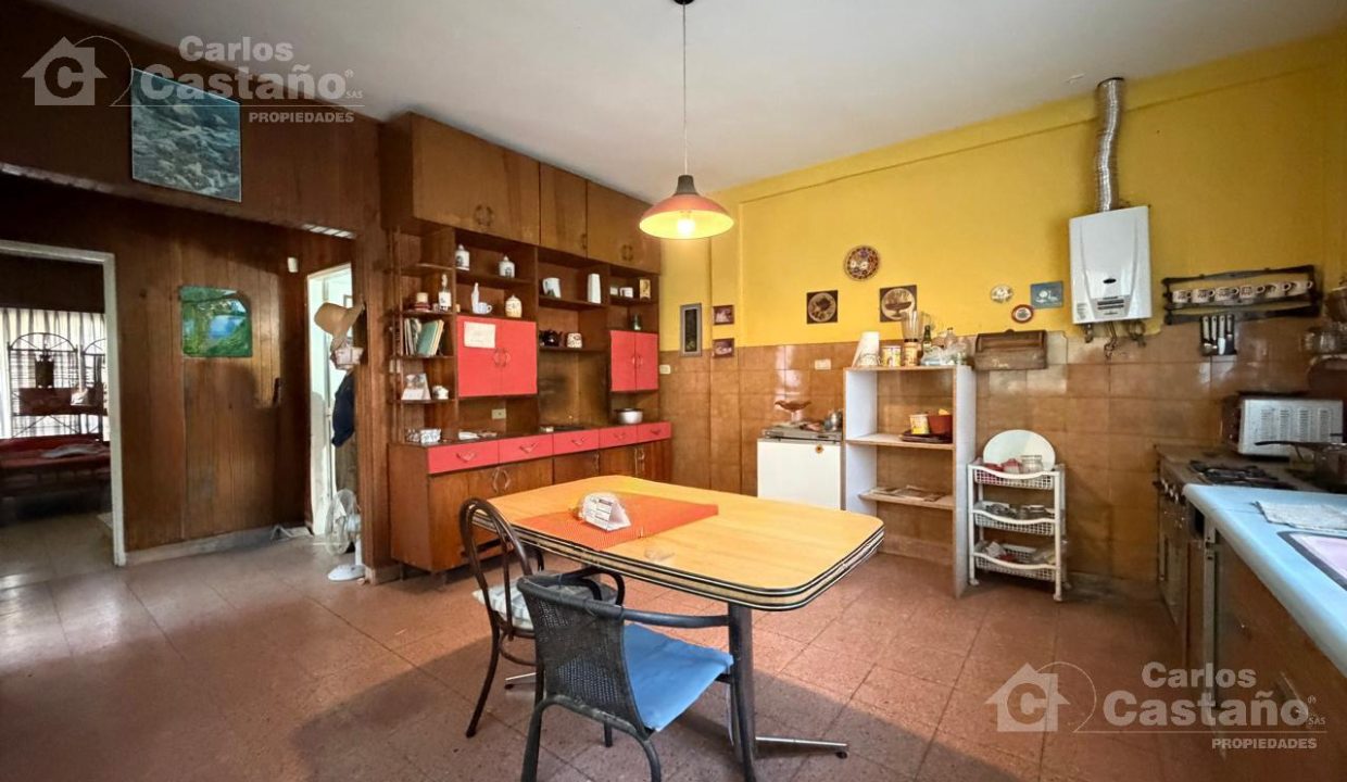 7637341_18583990272418128088871111690597064506120771702036798579105209996197803636116