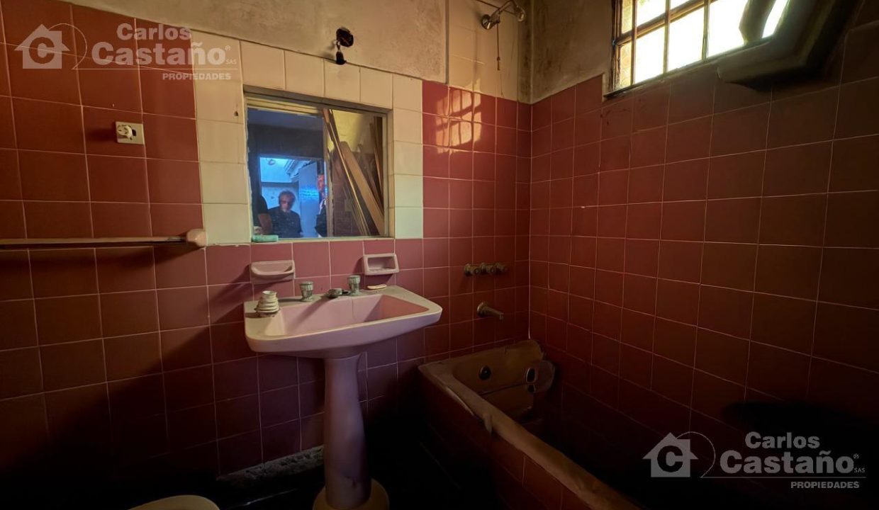 7637341_660175826724155510441598534356972489674908386966429403949362332315857678866