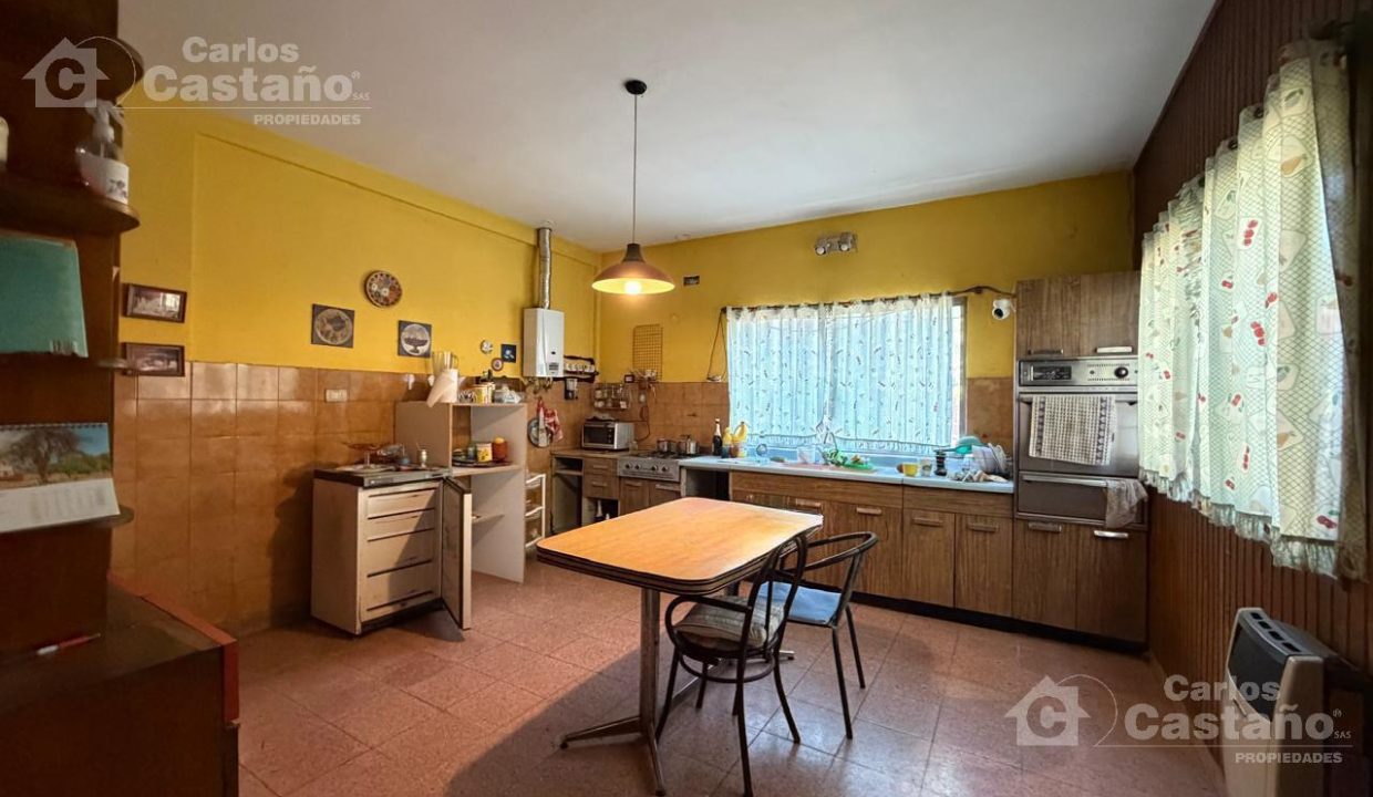 7637341_81512576554629135194237012683174438979452258424786919157464647167864833140017