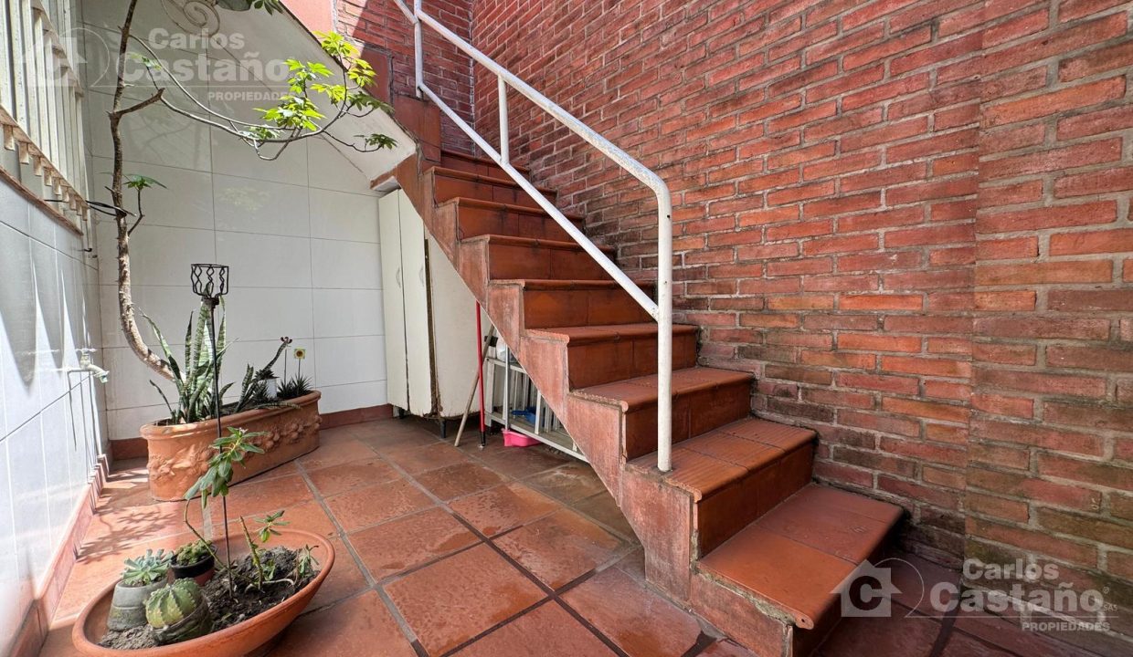 6497940_40024310040942457854759583723542003829960274460236864882630392761039462727702