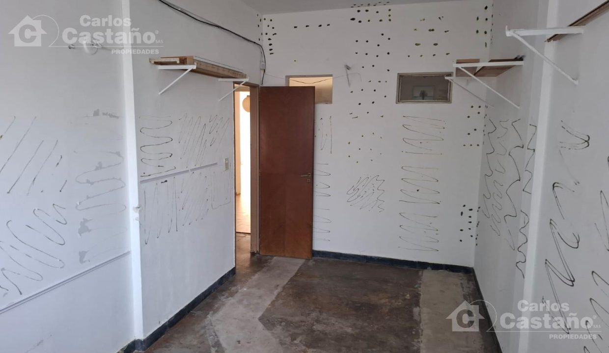 6677685_98726417093875967794638512441758916202302540269184056115366553058279535466949