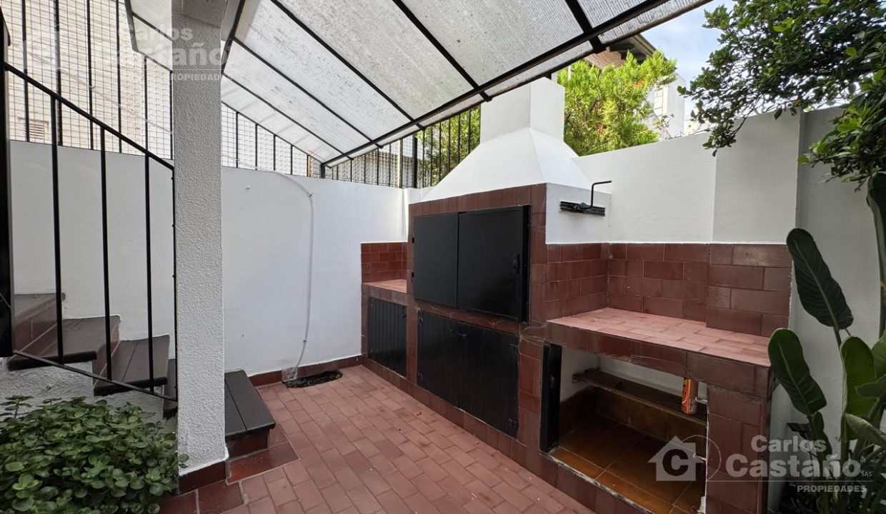 7003897_101746499580404586629540819956731825536563765833934521343521165713402406649498