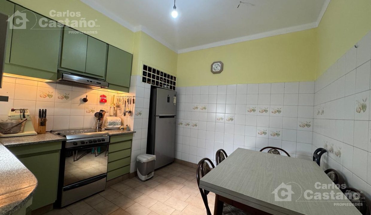 7092933_65016591935978747381824159217806433861145169458078002246095692205362950322801