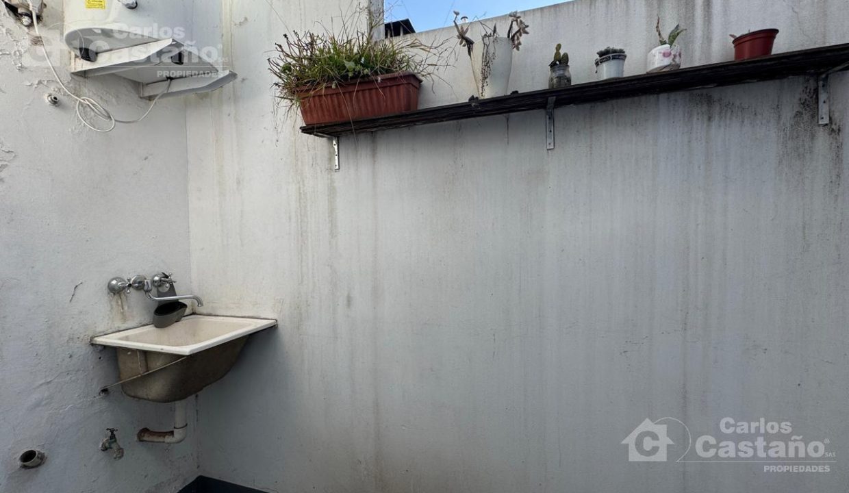 7146570_55398879008998806804905558662998456874312124919147215090090468643266203213053