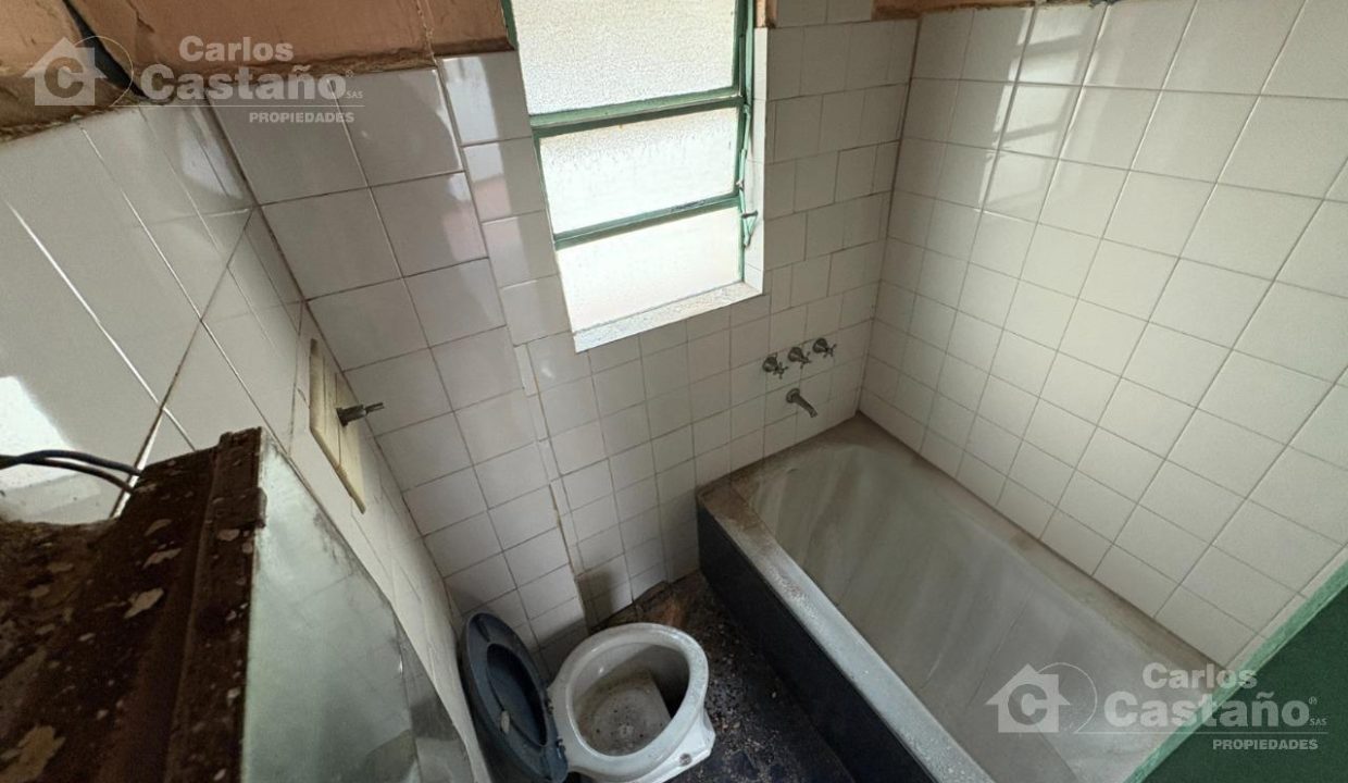 7194456_108657573547649458165064912653569215503223218638919004901632692149973593139176