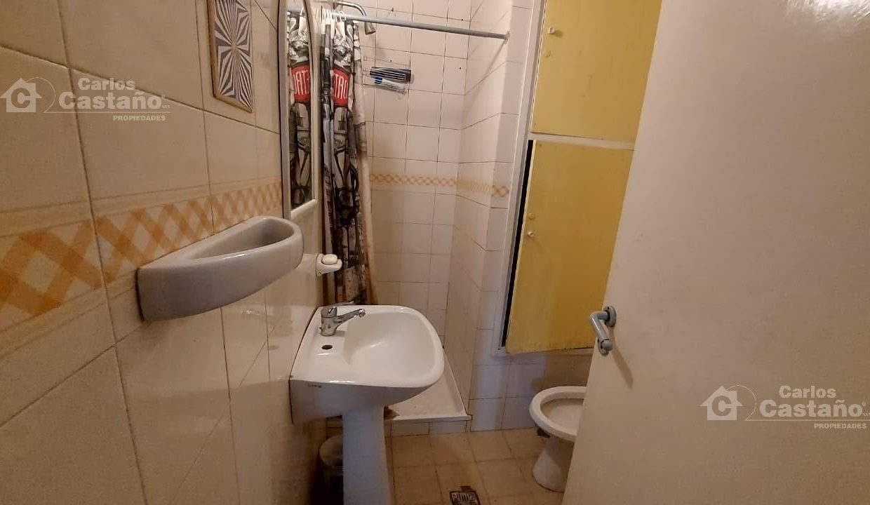 7276332_61083089014222505848719307413165188419701334357884249037875621254184658783991