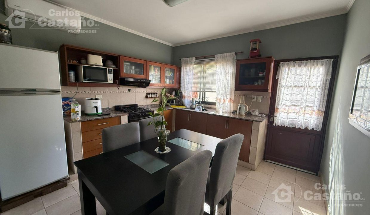 7301650_53057881674230802631743896720444053379530058907540795227978486472151873722885