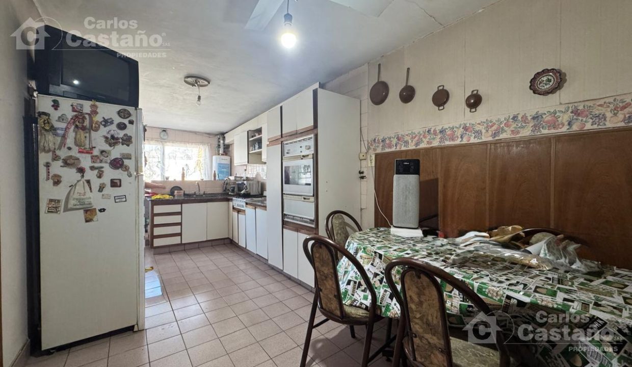 7343654_33154357484086432185936218491300357087165663010478323795071566899555862327116