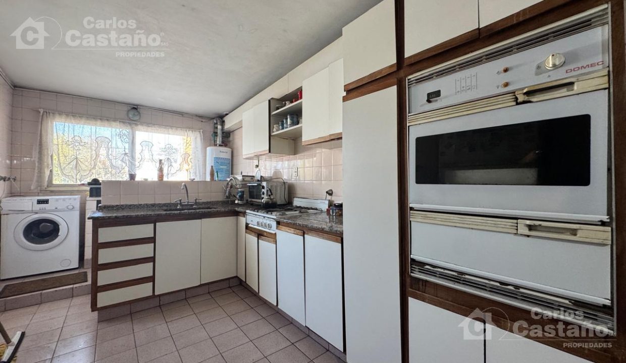 7343654_7067409181513041820754748734694582750570110705287786218839146542911697061817