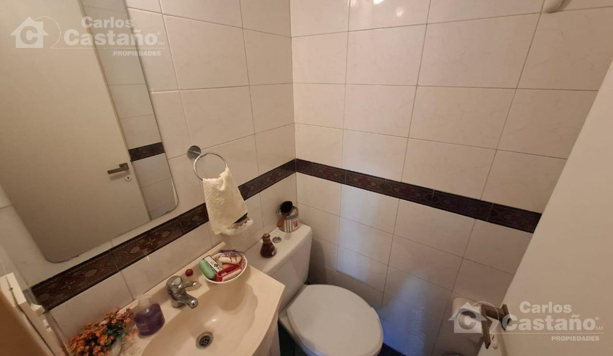 7345103_71712878705861706843519452074503562367792557452499755676066839671146217734182