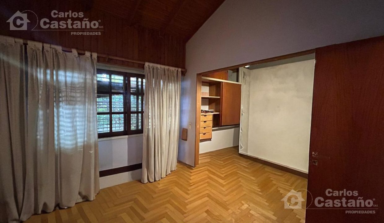 7651492_95684481277556899201092028219722841066038002505152971569247174572968575401727