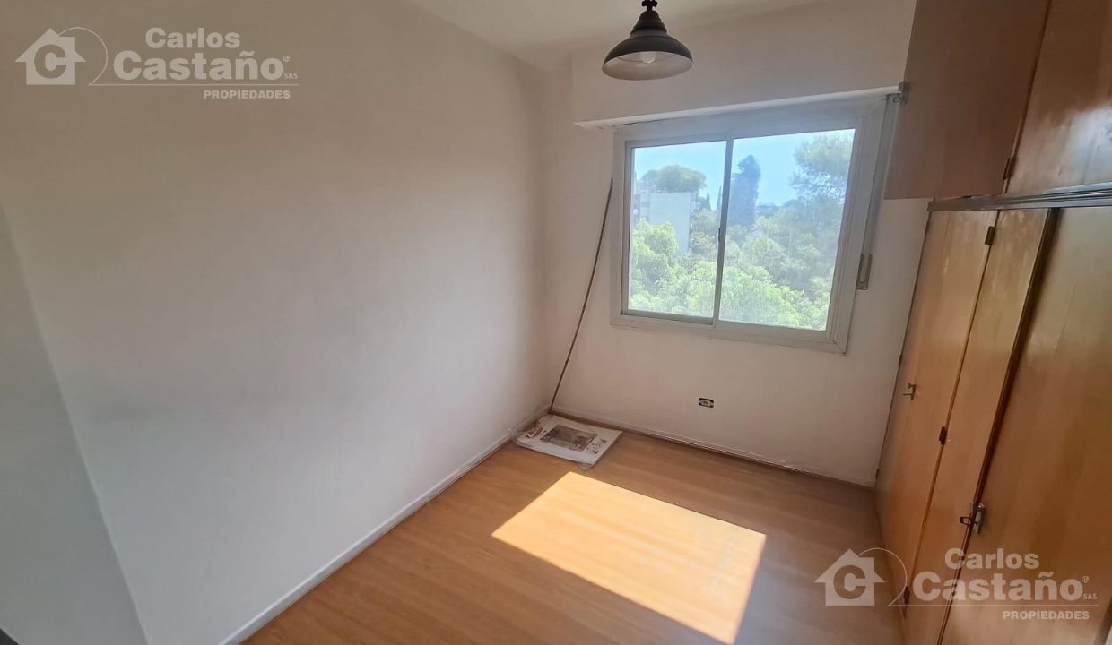 7664301_13215733338328487287986572218462175195305765784365719491896027452458532501253