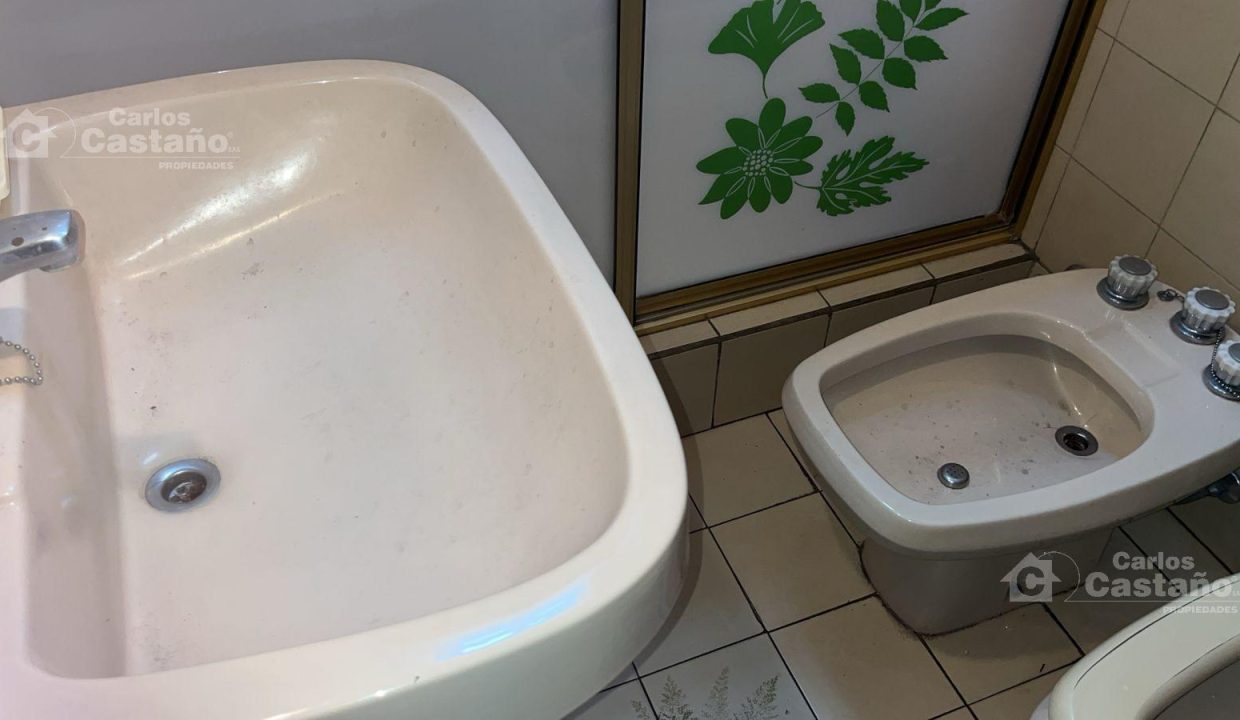 7668333_40806312259011098972736436782168521354664716684480263302535941861569520315421