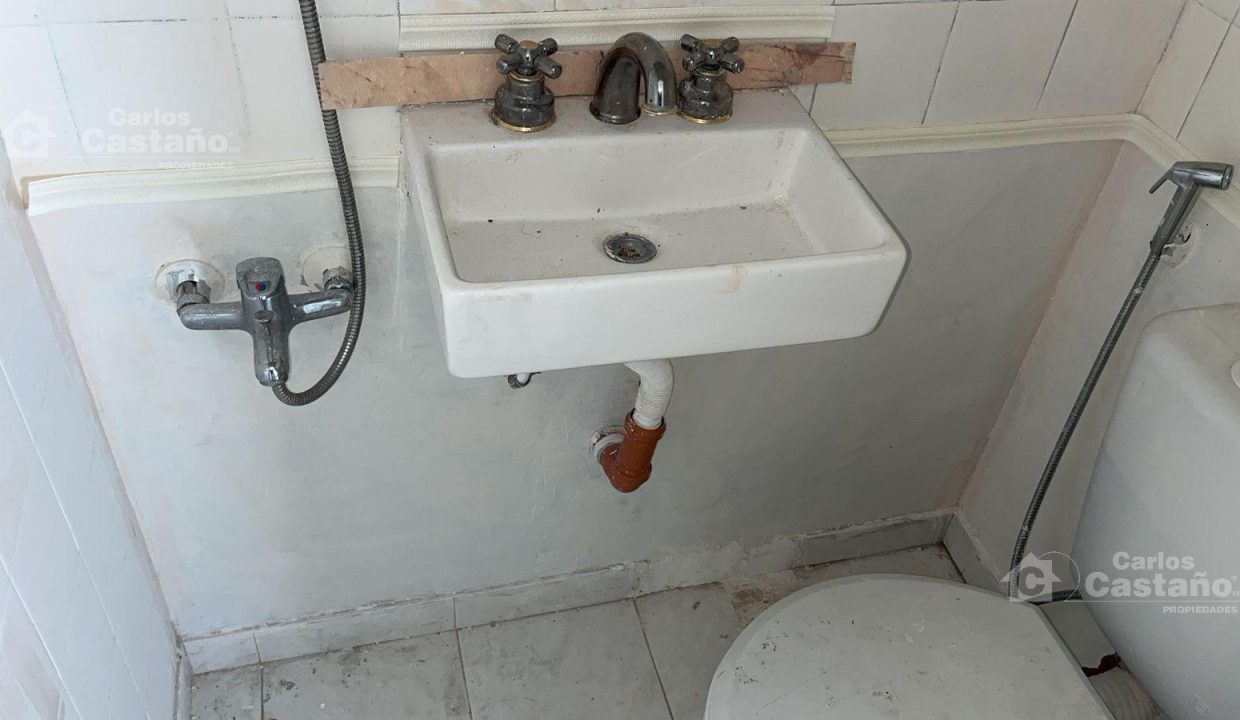 7670080_36997222972146233237287858073283831705868623981438902134243281389434126800074