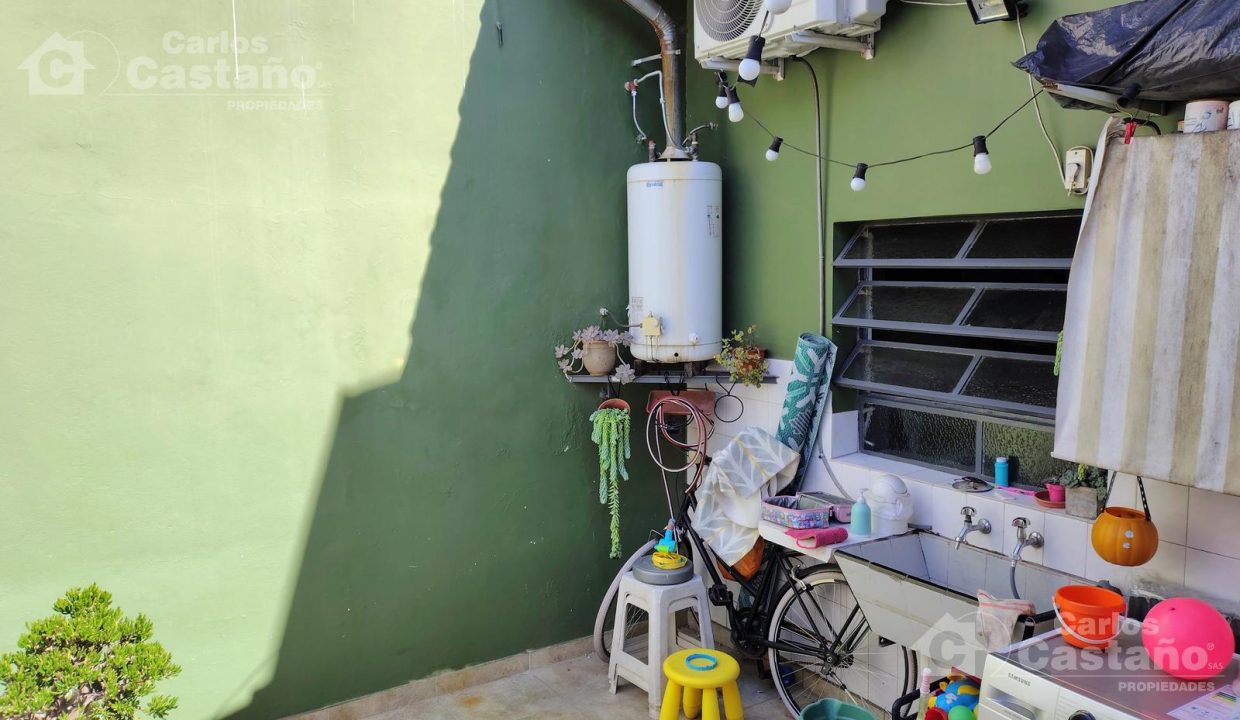 7682477_94435894999671639684576516571430878436089388015918617718579388130834643449065