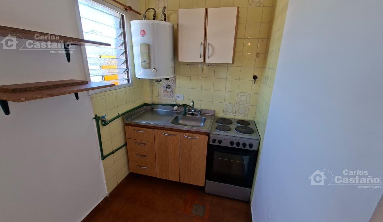 7716110_26956417293684079206029962910891853860828547770228341211386837064579216201735