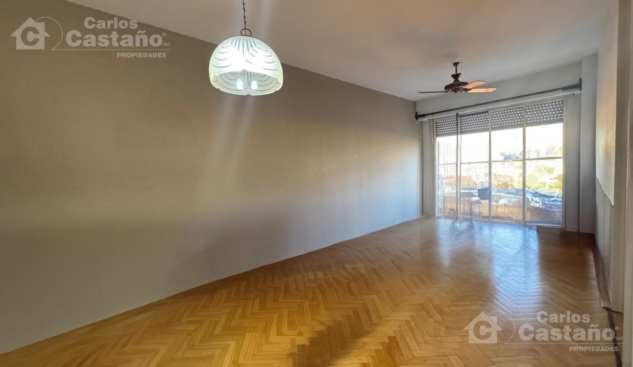 7111255_7082866234585673914936430908415596376572247657300317114073292625916177876210