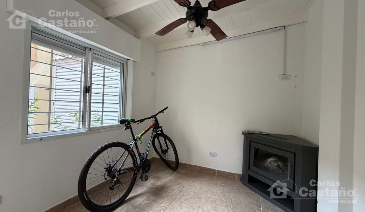 7757103_20128666208962924843625234671598268652332302372028505970461492736633821011185