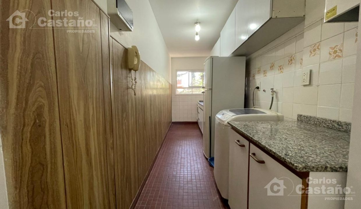 7772048_100182506266148862763522032193371098280039382794975924058767745825289469274558