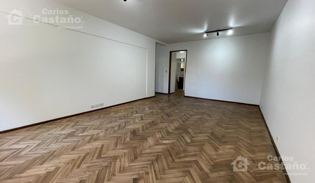 7772048_74277314215164062884982551331700844758772932579880658837747701880556442268140