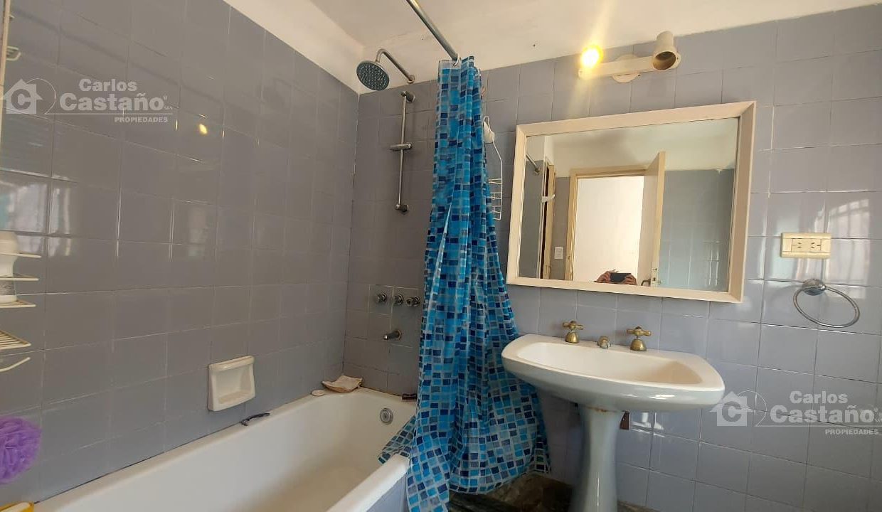 3041088_33594697602641371769275540756906999963880779352732476521690045305768408455175