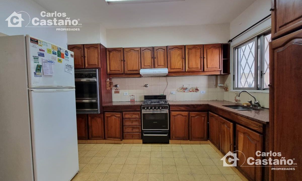 7799233_19572876520988522955178439737166240840460646784852641567875918798804693014168