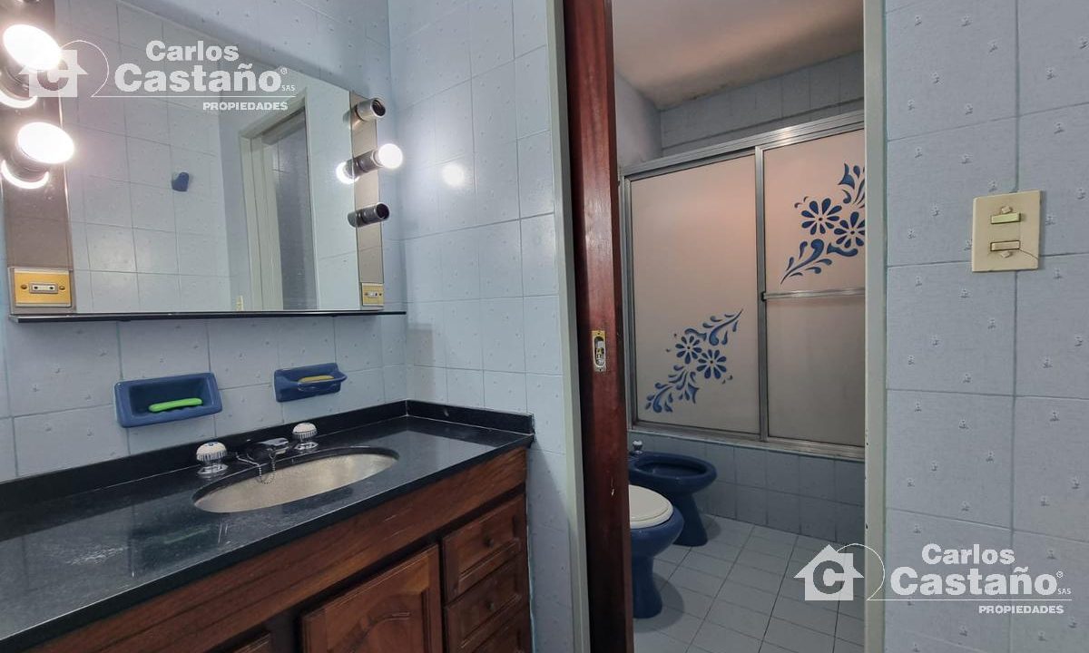 7799233_81549564442830412772867732397622186411973070536872462523549250058469797719044