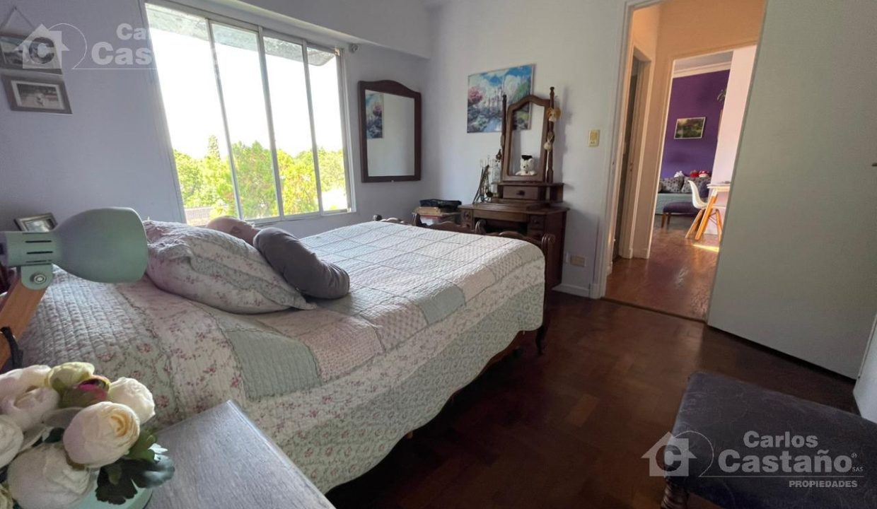 7805641_63014400139383462992380953758274058872440621737807674782747692361800028145847