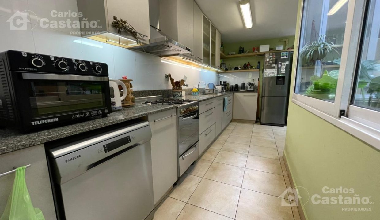 7805887_100174444204281104107304225841735564245462351412489701980327744262670695008097