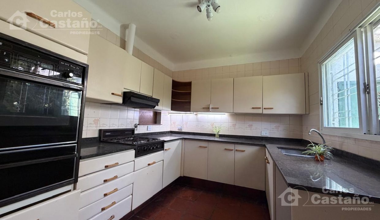 7817277_42572301396810885223276304164265505320170282420090463835211778818456731246835