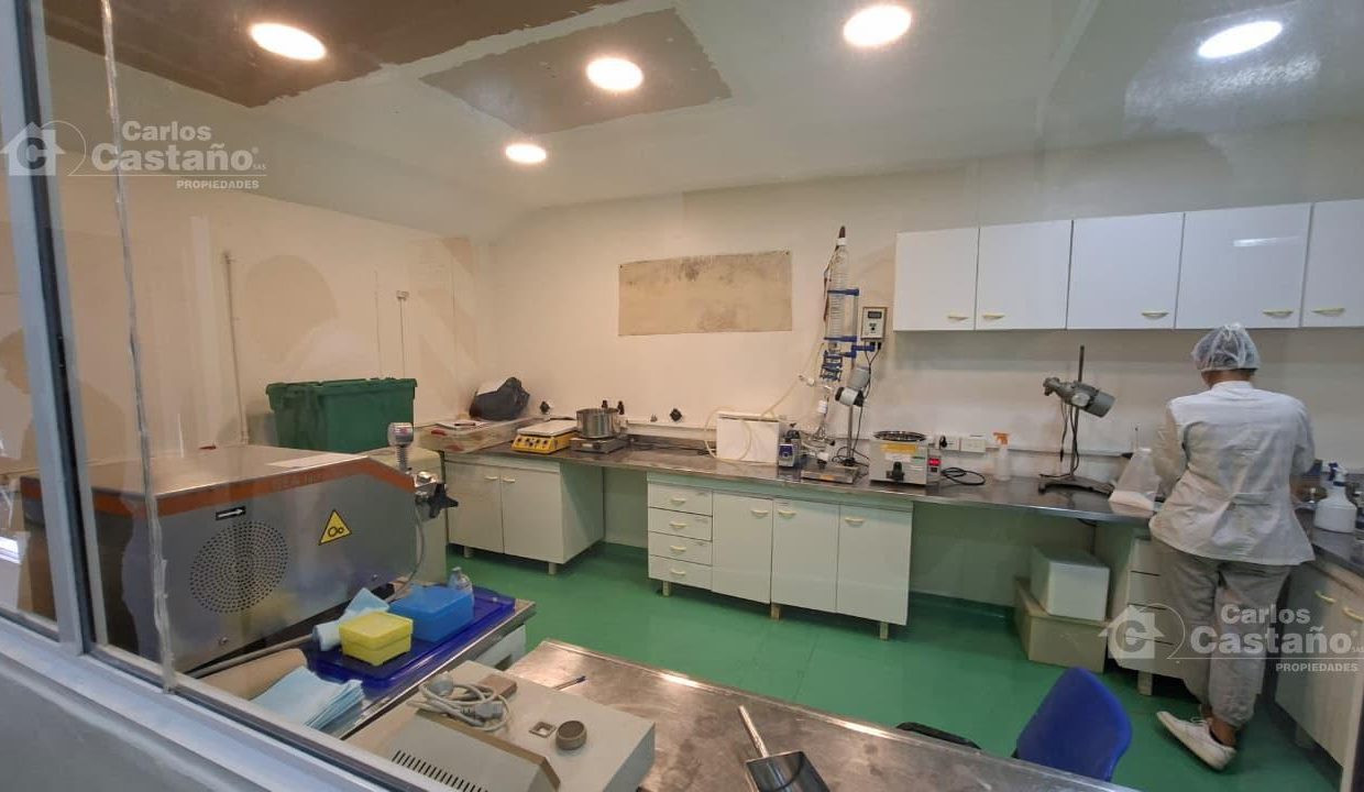 7826999_95406114308853940727568135459724226088972352457718031465582904988305779240941