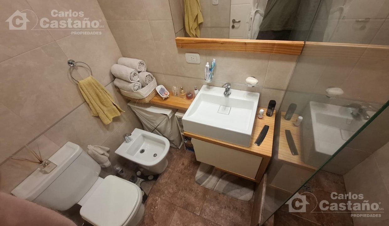 7843951_23727394091480849008181708030808412612165481627088606331695439796851429199104