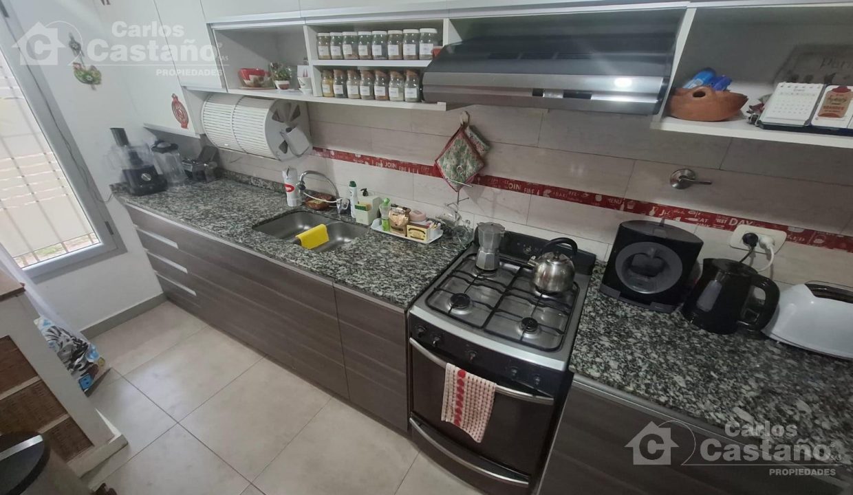 7843951_84024692175780674653581577041394690276916685815792821777643669868341002481423