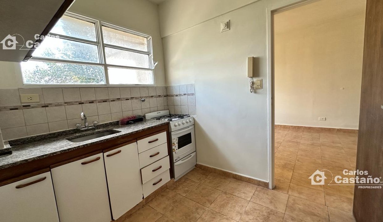 7877519_33647135721876340654221613972650425249090041006098846743137000044083665037456