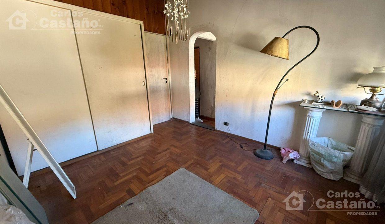 7318333_40723327094568494678023140644481831727696231350043109644201773177653075542402